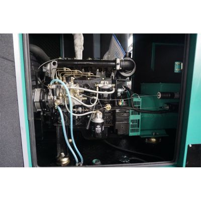25kw扬动柴油发电机组-扬动4缸柴油机缸径/行程：100/118mm,水冷发动机功率30KW,配套马拉松斯坦福发电机。厂价直销欢迎选购：13773399855。