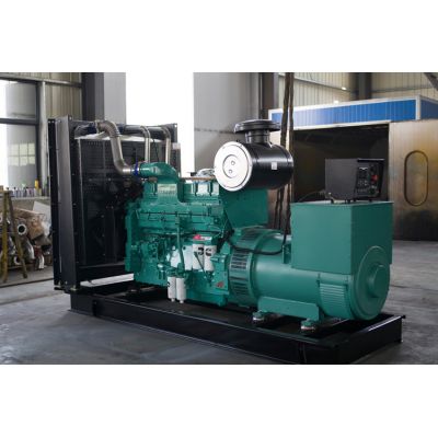 500kw重庆康明斯柴油发电机组-重庆康明斯6缸柴油机KTAA19-G6柴油发电机组,缸径/行程：159/159mm,柴油发电机组水冷发动机功率570KW,柴油发电机组配套马拉松斯坦福发电机。厂价直销欢迎选购：13773399855。