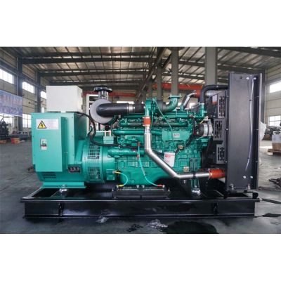 120kw玉柴柴油发电机组-玉柴6缸柴油机YC6B180L-D20柴油发电机组,缸径/行程：108/125mm,柴油发电机组水冷发动机功率132KW,柴油发电机组配套马拉松斯坦福发电机。厂价直销欢迎选购：13773399855。