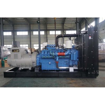 500kw奔驰柴油发电机组-奔驰12缸柴油机12V2000G25柴油发电机组,缸径/行程：130/150mm,柴油发电机组水冷发动机功率520KW,柴油发电机组配套马拉松斯坦福发电机。厂价直销欢迎选购：13773399855。