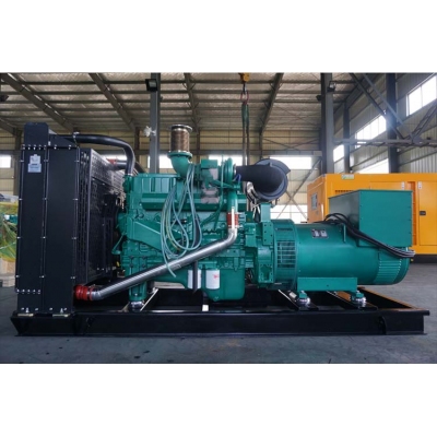 300kw玉柴柴油发电机组-玉柴6缸柴油机YC6MJ500L-D21柴油发电机组,缸径/行程：131/145mm,柴油发电机组水冷发动机功率367kW,柴油发电机组配套马拉松斯坦福发电机。厂价直销欢迎选购：13773399855。